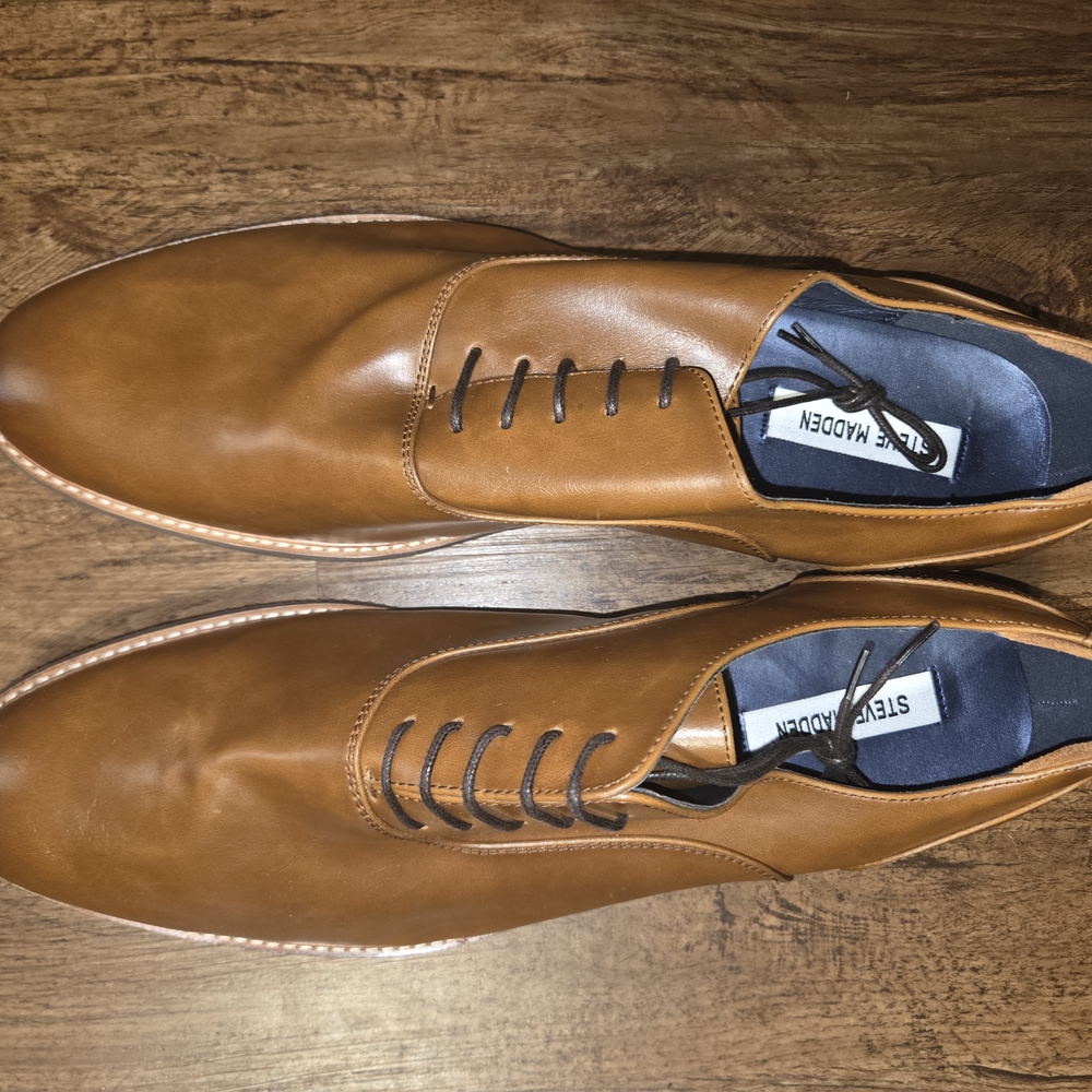 Steve Madden Tan Leather Oxfords with Brogue Detailing NWOT
